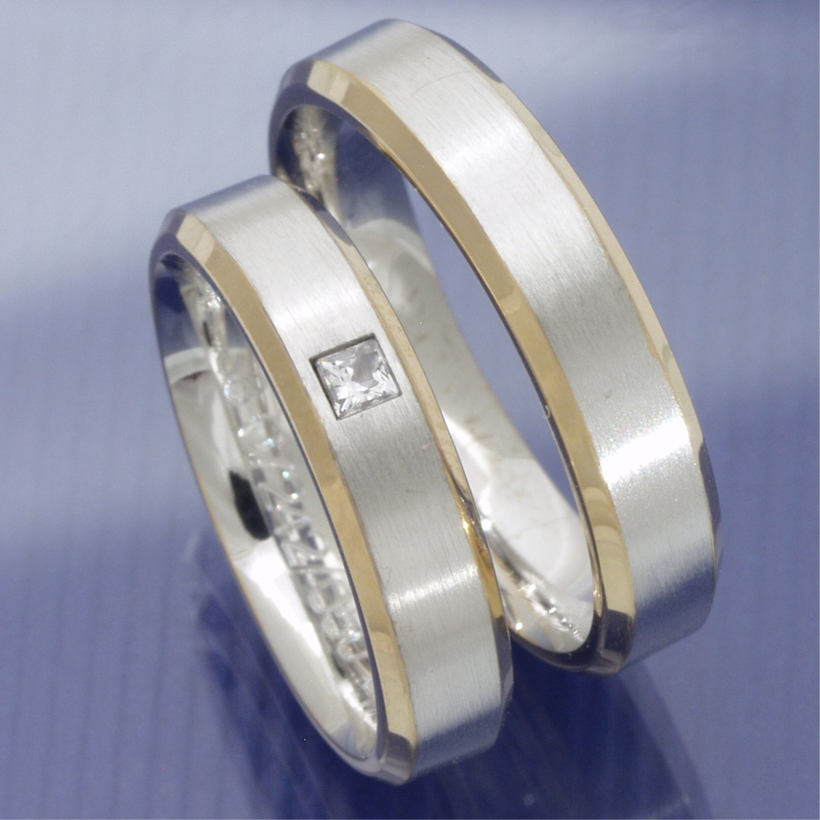 Bicolor Trauringe aus 585 Weissgold und Gelbgold PB260792