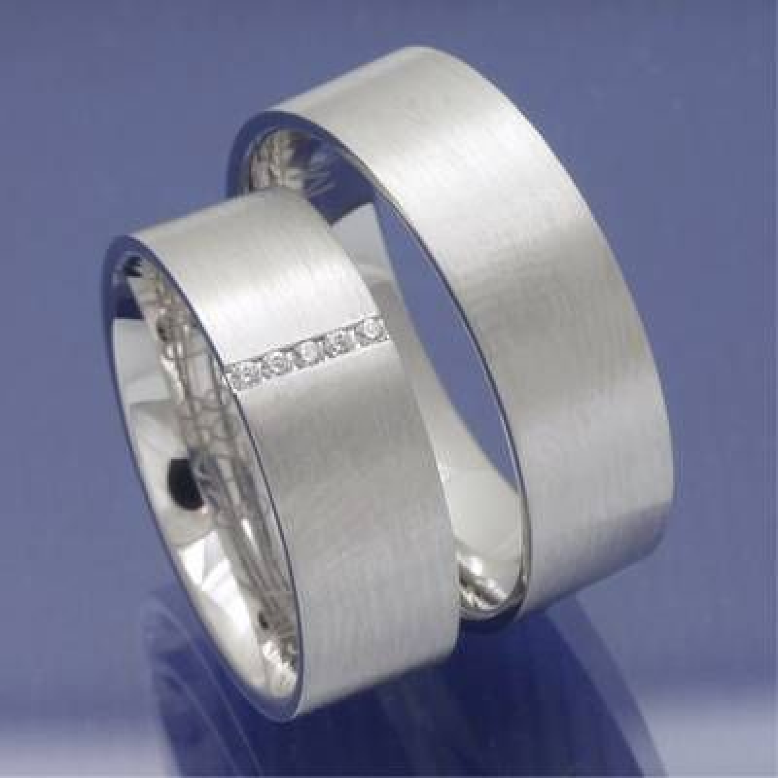 Trauringe aus 585 Weißgold mit Brillantstreifen S288