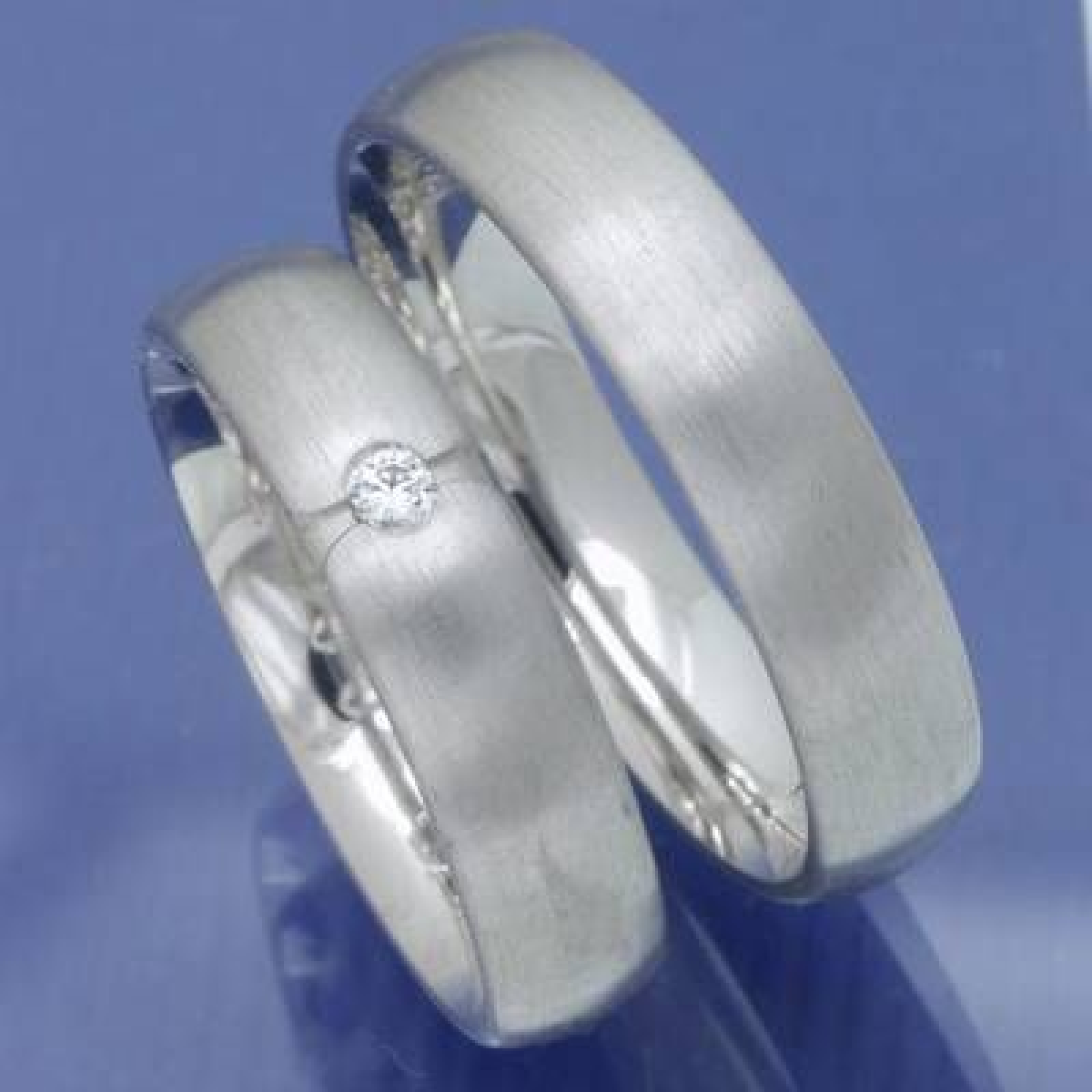 Mattierte Partnerringe aus 585 Weissgold 061575-5