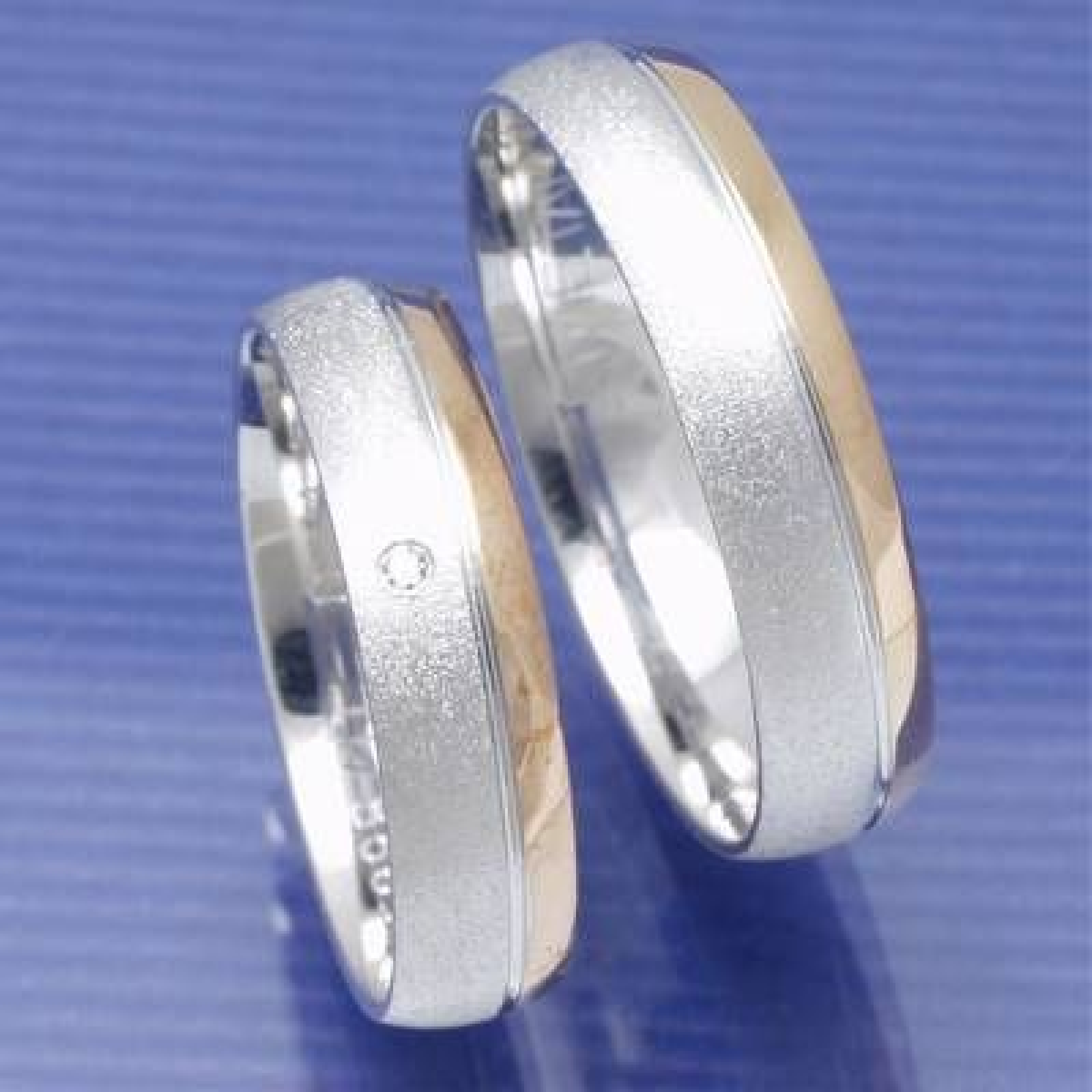 Partnerringe aus 375 Weissgold und Rotgold 055288-5