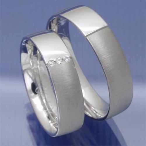 Eheringe Trauringe aus 585 Weiss und Graugold P4097717