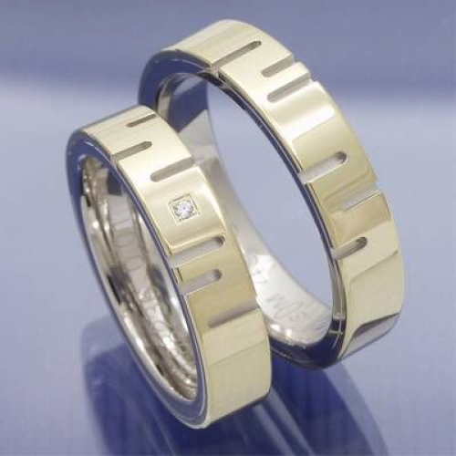 Trendige Trauringe aus Edelstahl und 585 Gelbgold P5118563