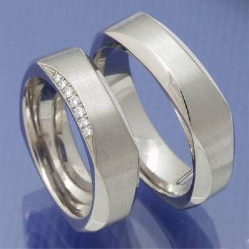 Eheringe Trauringe aus 585 Weissgold E10628/60W