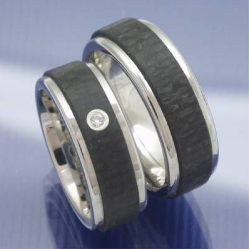 Eheringe aus Edelstahl und Carbon P7111992