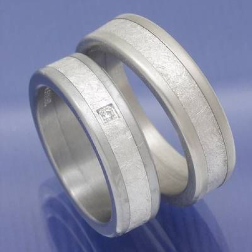 Trauringe aus Edelstahl und Silber mit Zirkonia PA148117